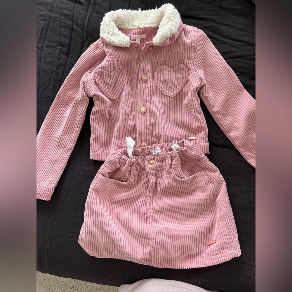 Tahari girl outfit